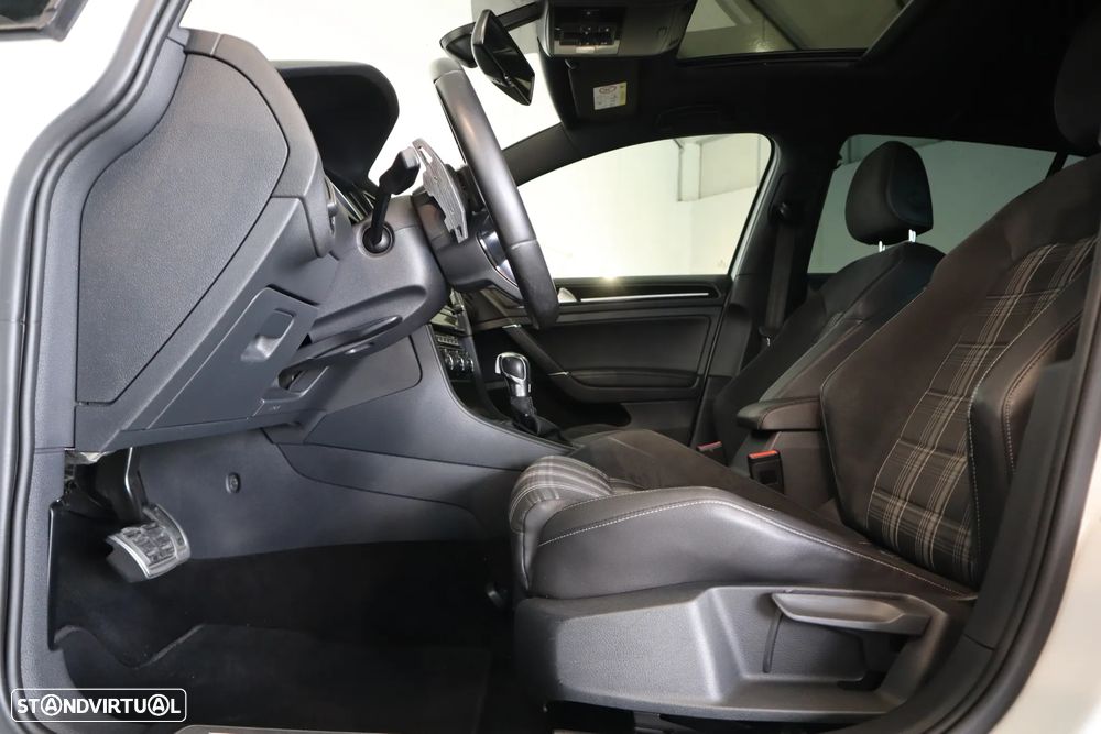 VW Golf GTD (BlueMotion ) DSG - 15