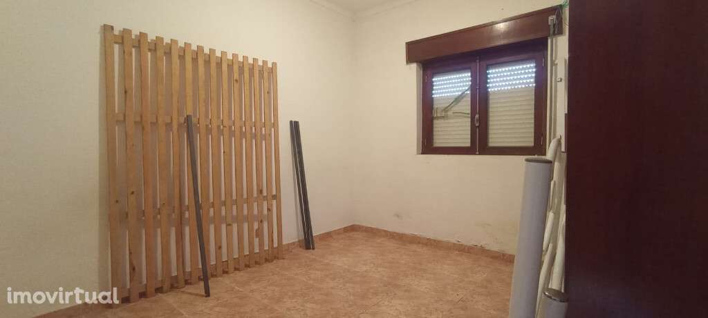 Moradia M5 com lugar de garagem em zona de Soure - Grande imagem: 2/6