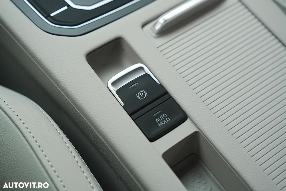 Volkswagen Passat 2.0 TDI DSG Highline - 38