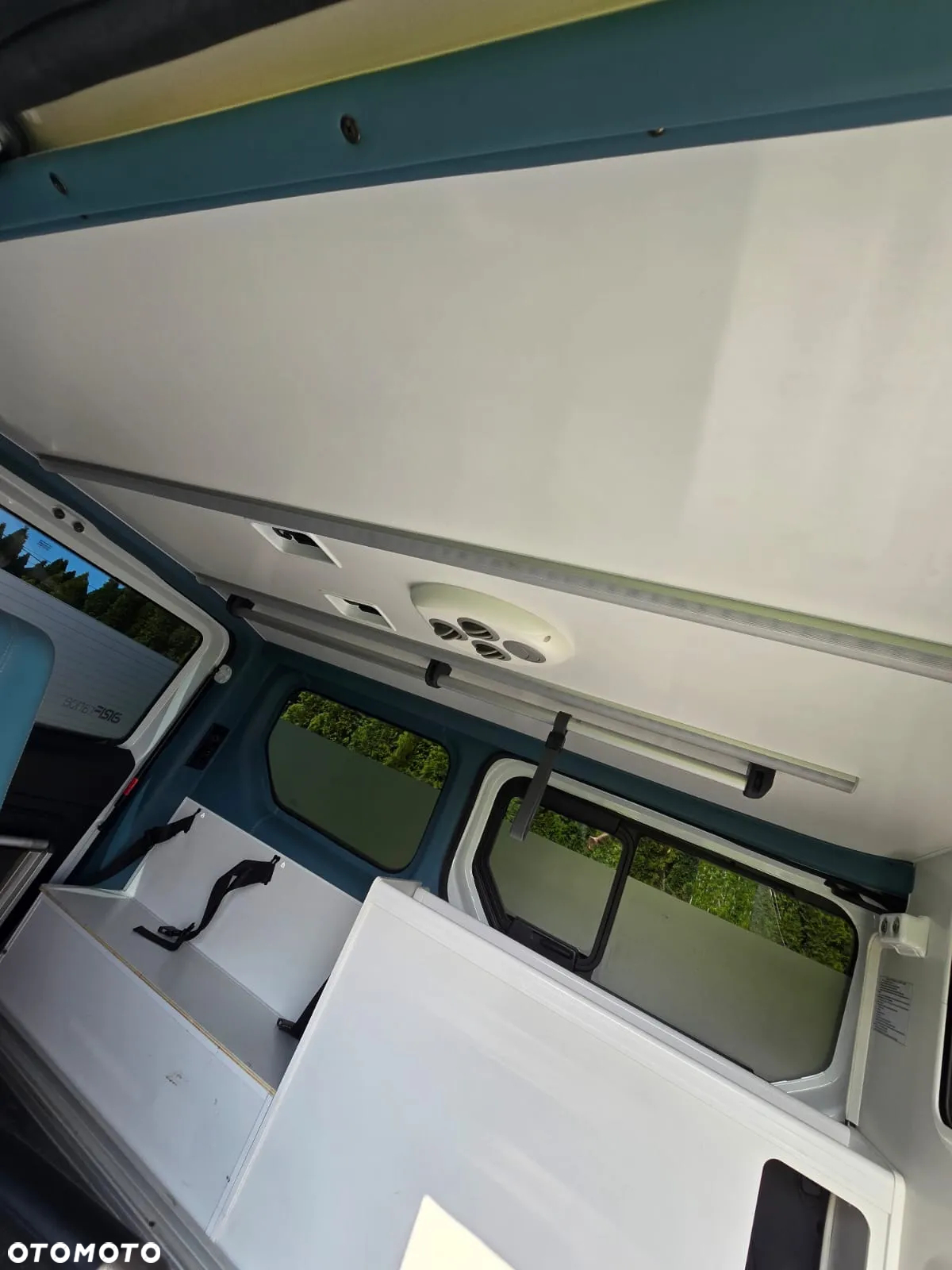 Opel Vivaro - 10