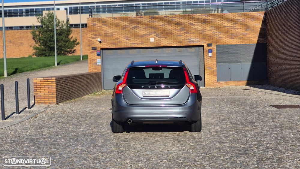 Volvo V60 2.0 D2 Momentum Drive Geartronic - 7