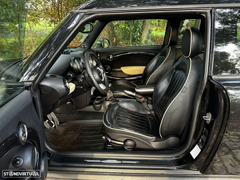 MINI Clubman John Cooper Works - 12