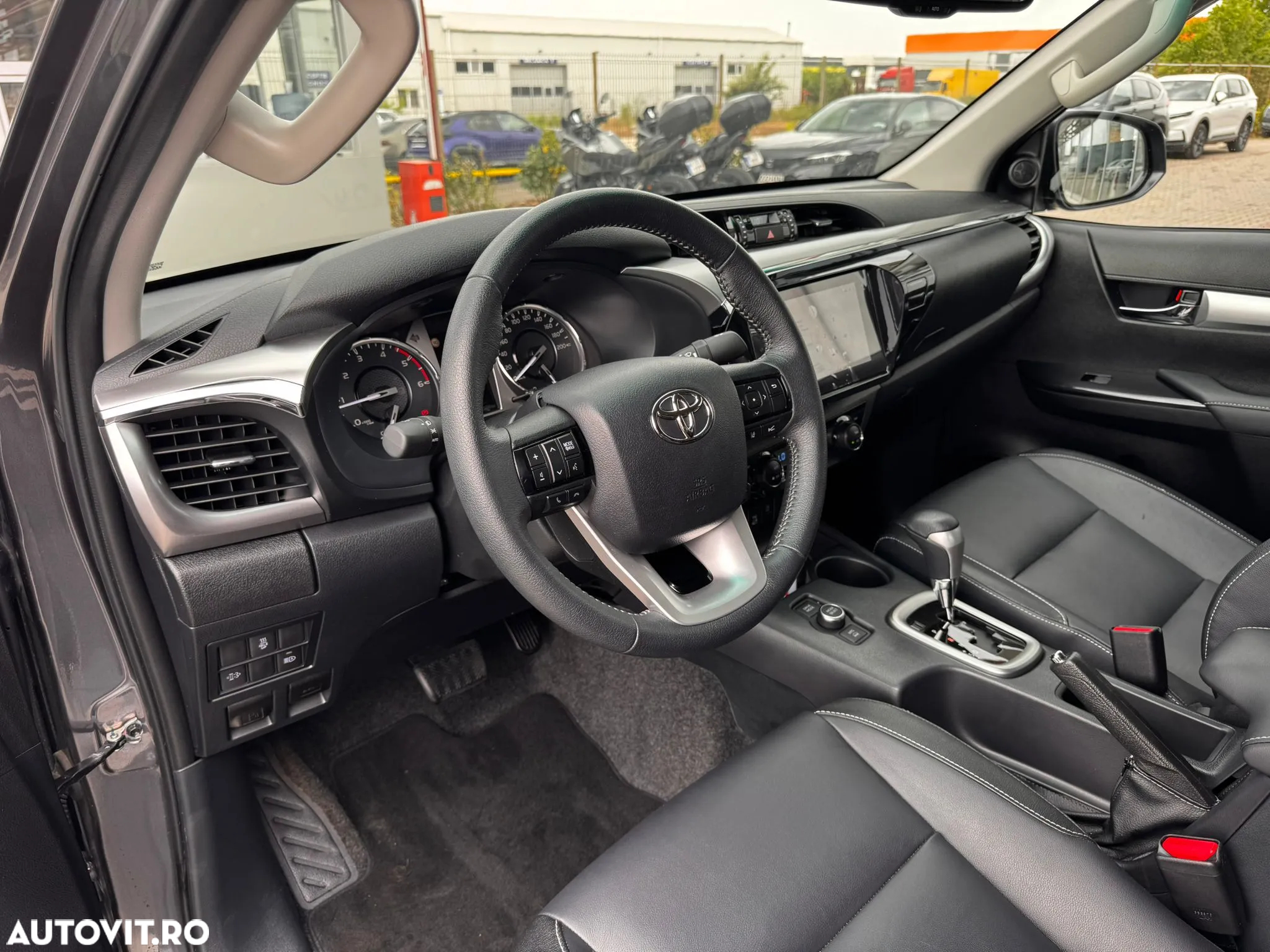 Toyota Hilux 2.8D 204CP 4x4 Double Cab AT Executive - 10