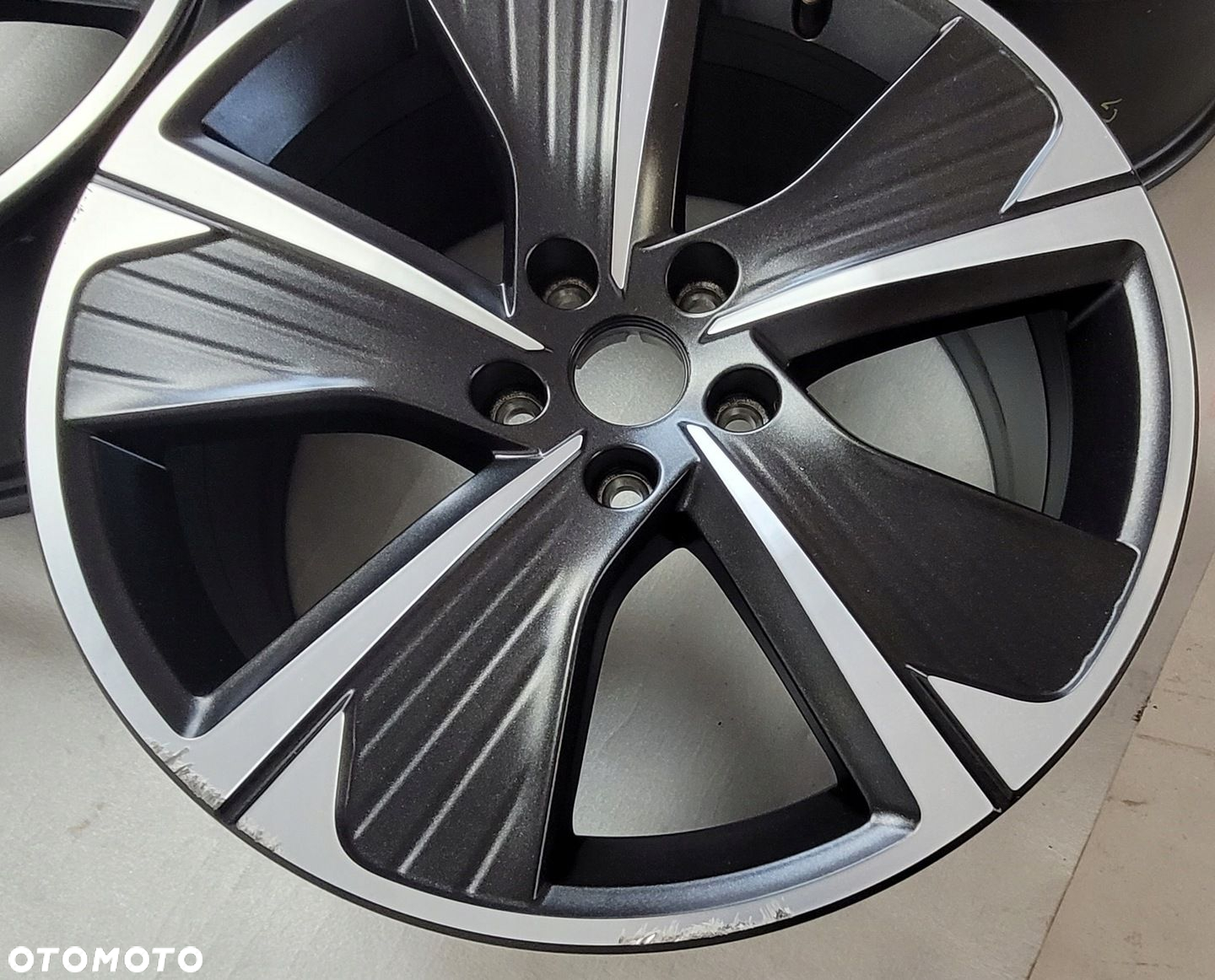 FELGI SEAT CUPRA FORMENTOR 5FF 8x18 18 ET40 5x112 - 4