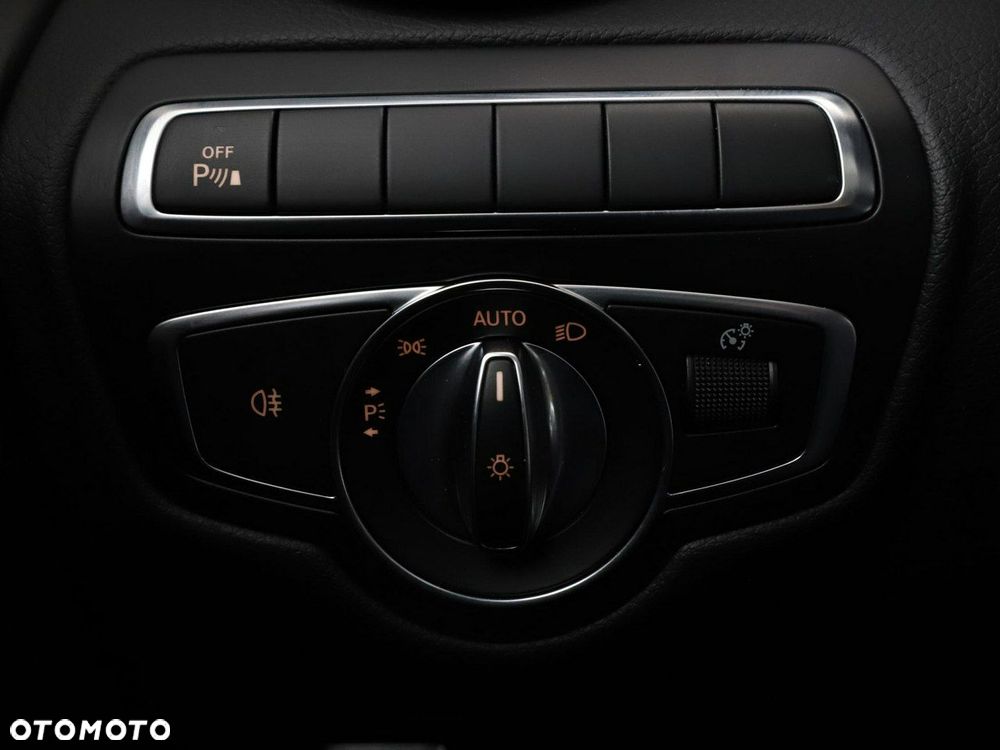 Mercedes-Benz GLC 350 e 4Matic 7G-TRONIC AMG Line - 38