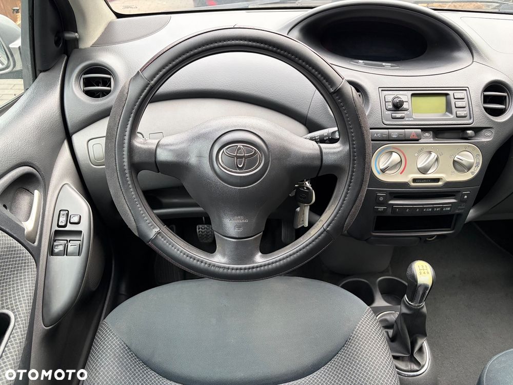 Toyota Yaris 1.0 Terra - 7