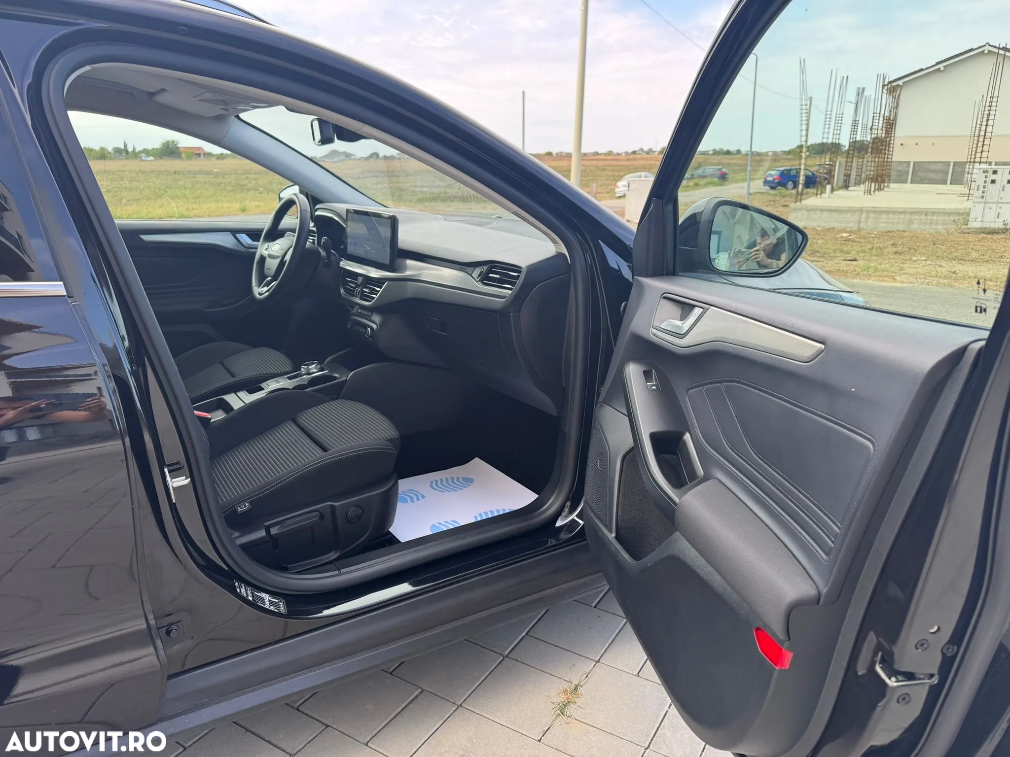 Ford Focus Turnier 1.5 EcoBlue Start-Stopp-System Aut. TITANIUM - 10