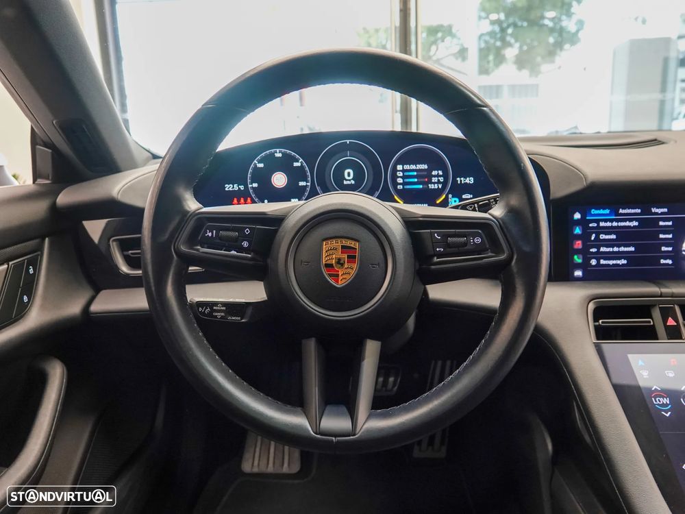 Porsche Taycan Cross Turismo 4 - 11