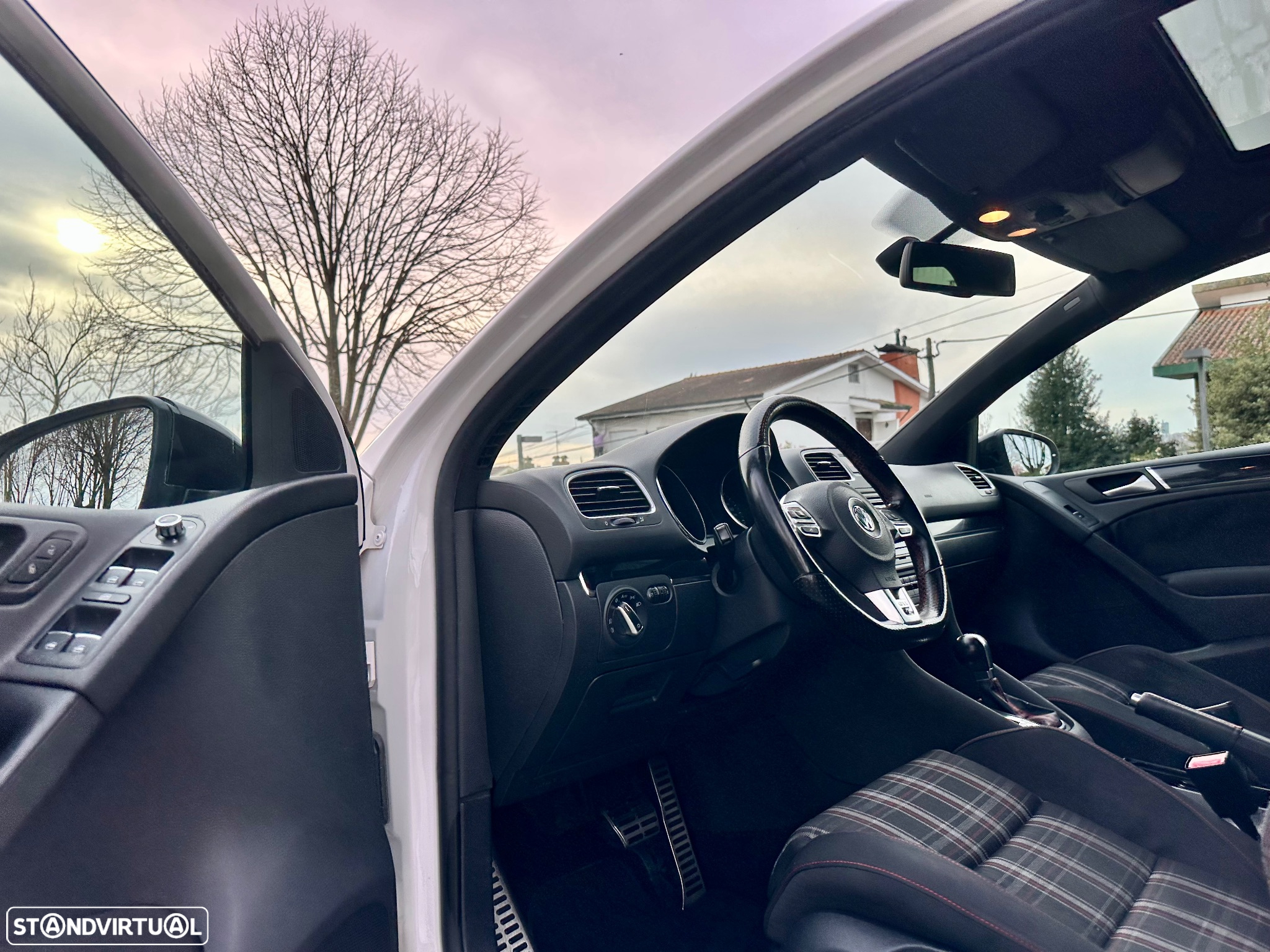 VW Golf 2.0 GTI DSG - 21