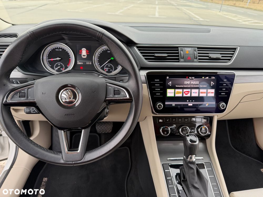 Skoda Superb 2.0 TDI Style DSG - 38