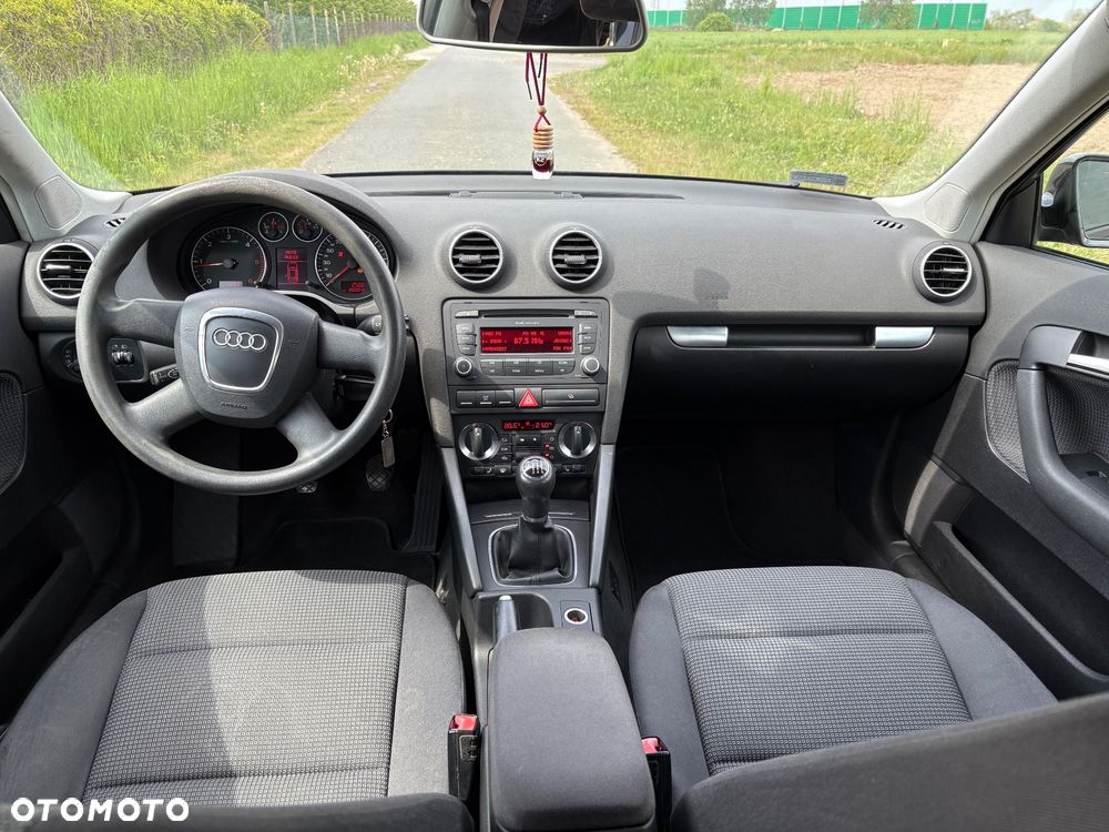 Audi A3 Sportback 2.0 TDI Ambiente - 8