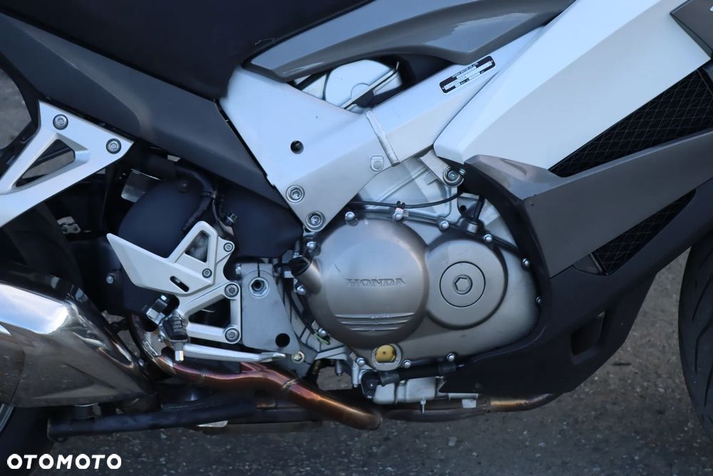 Honda VFR - 11