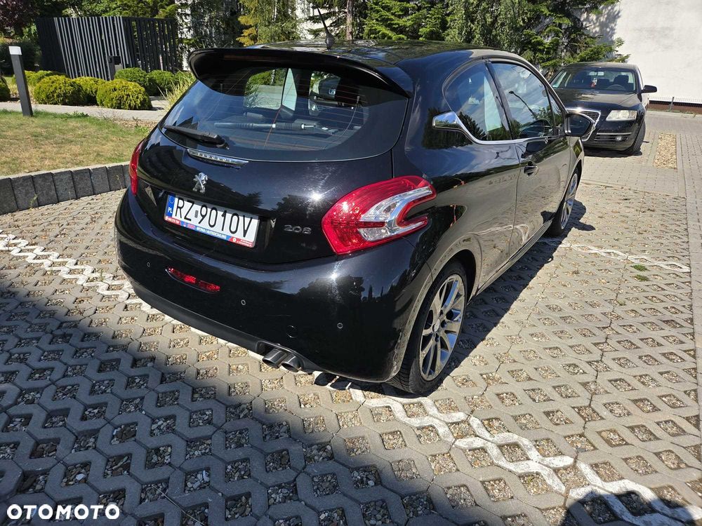 Peugeot 208 - 5