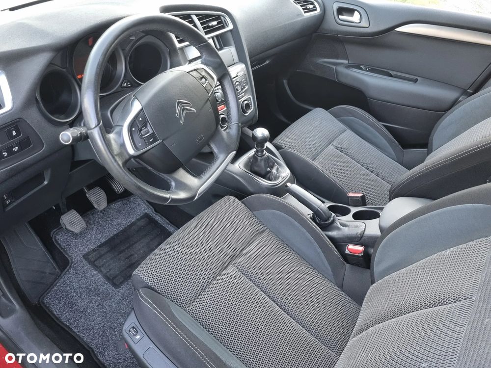 Citroën C4 e-HDi 115 Selection - 13