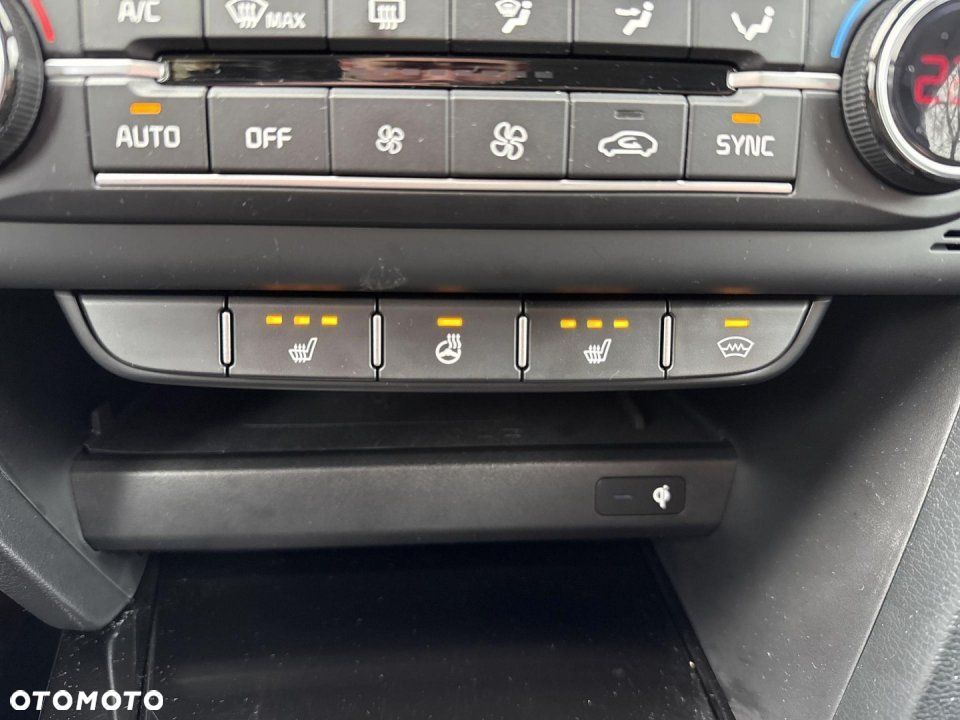 Kia XCeed - 25