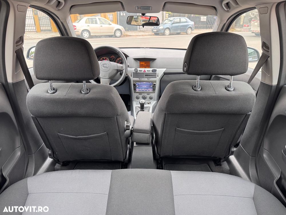 Opel Astra 1.7 CDTI DPF 150 Jahre - 10