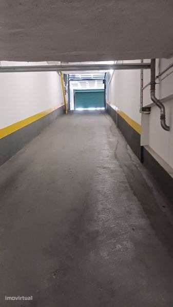 Alugo estacionamento - Grande imagem: 2/6
