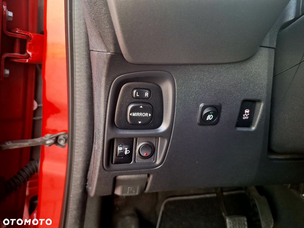 Toyota Aygo x.shift x-play connect - 35