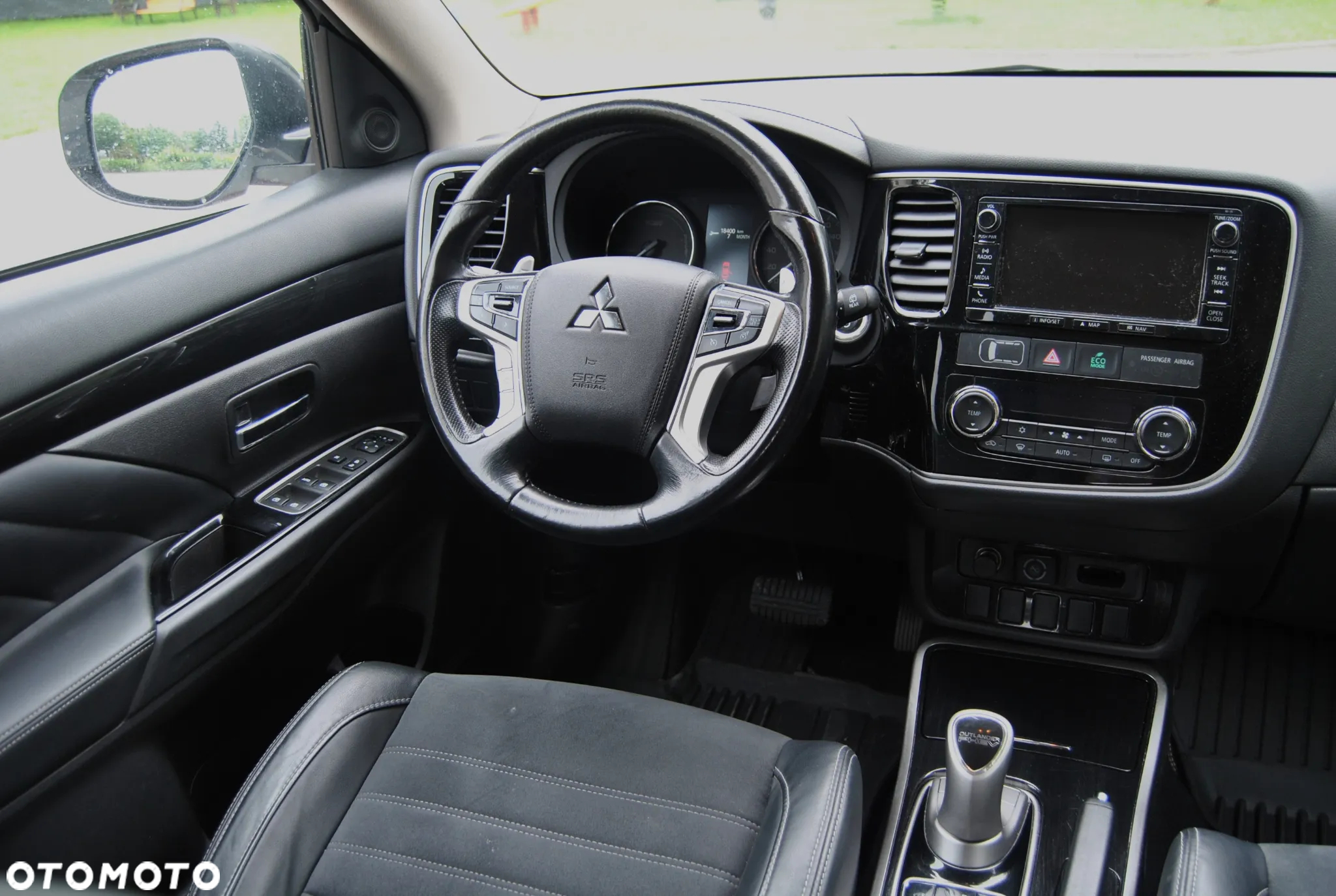 Mitsubishi Outlander 2.0 4WD Plug-In Hybrid Top - 11