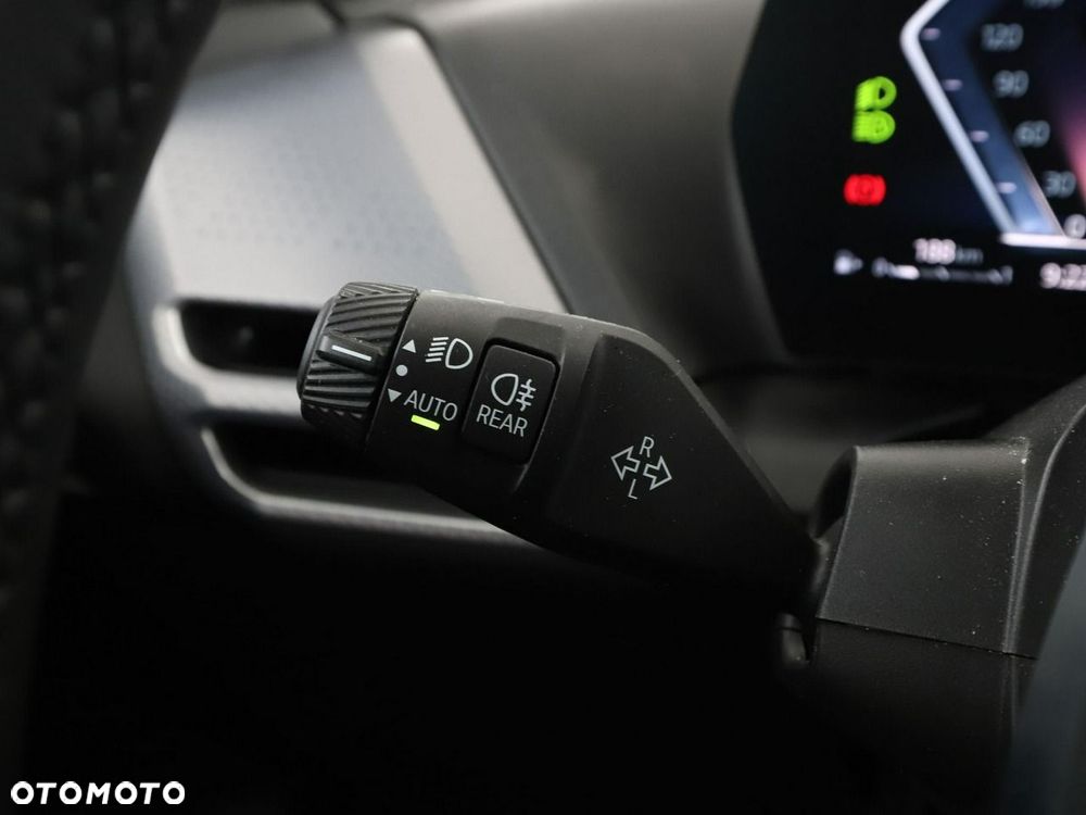 BMW Seria 1 120 mHEV - 36