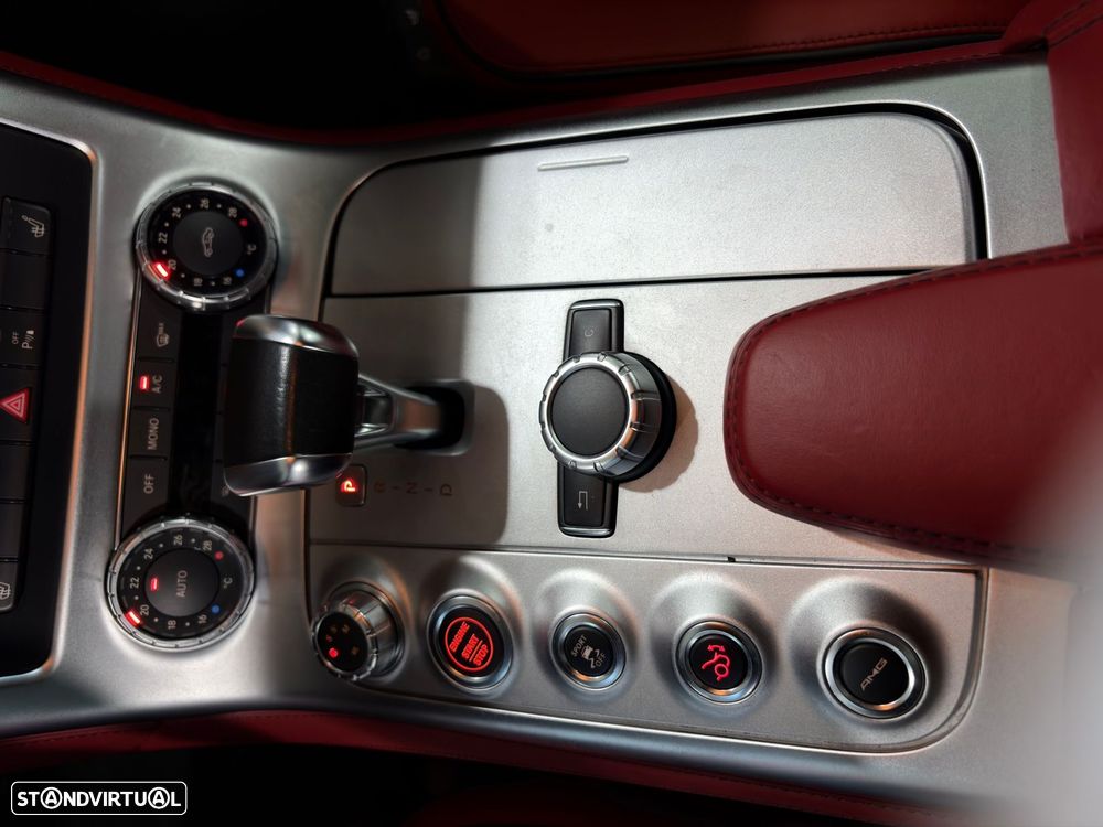 Mercedes-Benz SLS 63 AMG - 25