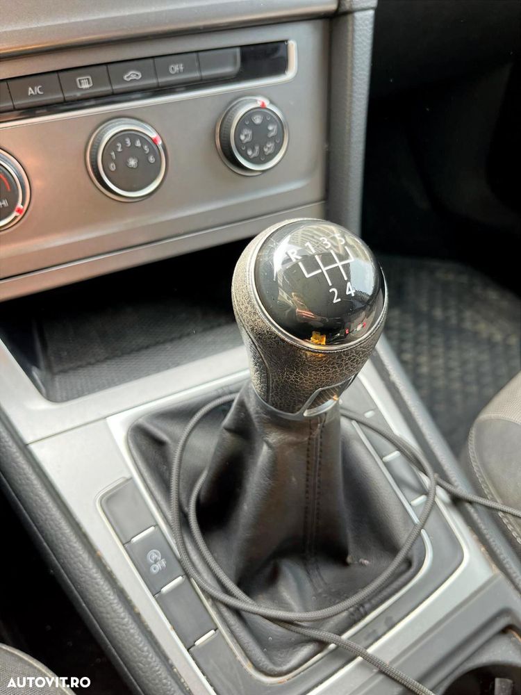 Volkswagen Golf 1.6 TDI DPF BlueMotion Technology Comfortline - 13