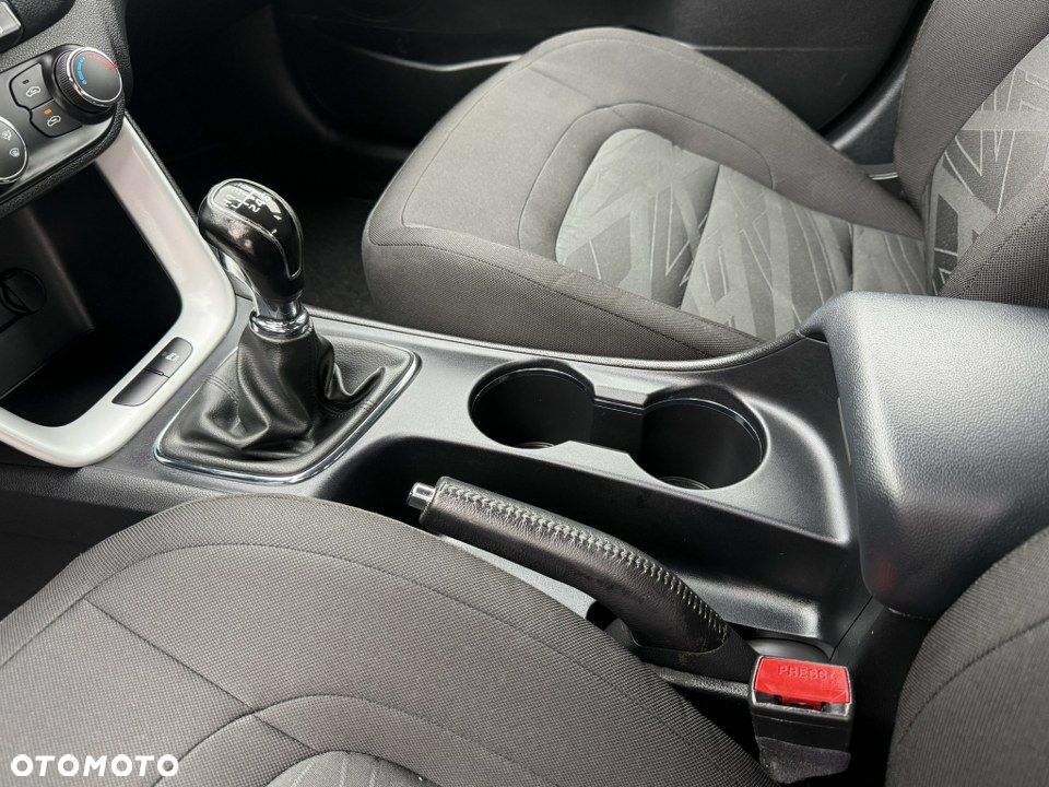 Kia Ceed 1.6 GDI Dream-Team Edition - 25