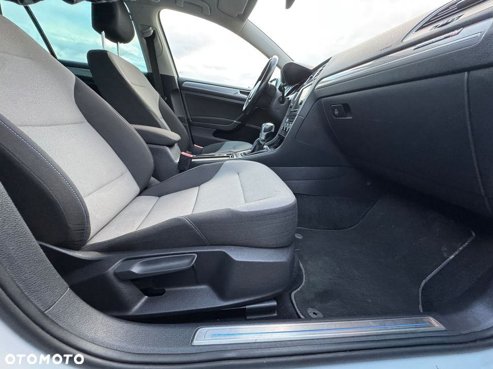 Volkswagen Golf e-Golf - 15