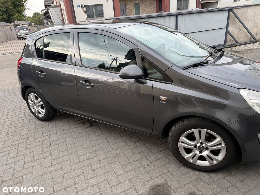 Opel Corsa 1.4 16V 150 Jahre - 3