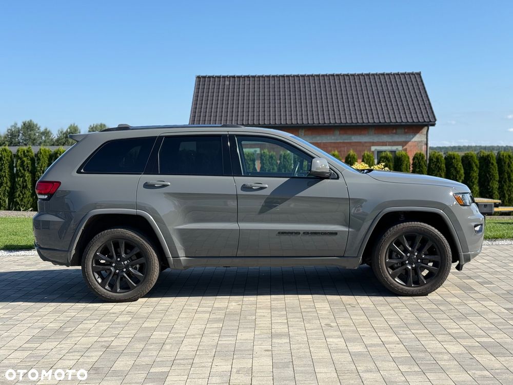 Jeep Grand Cherokee - 8