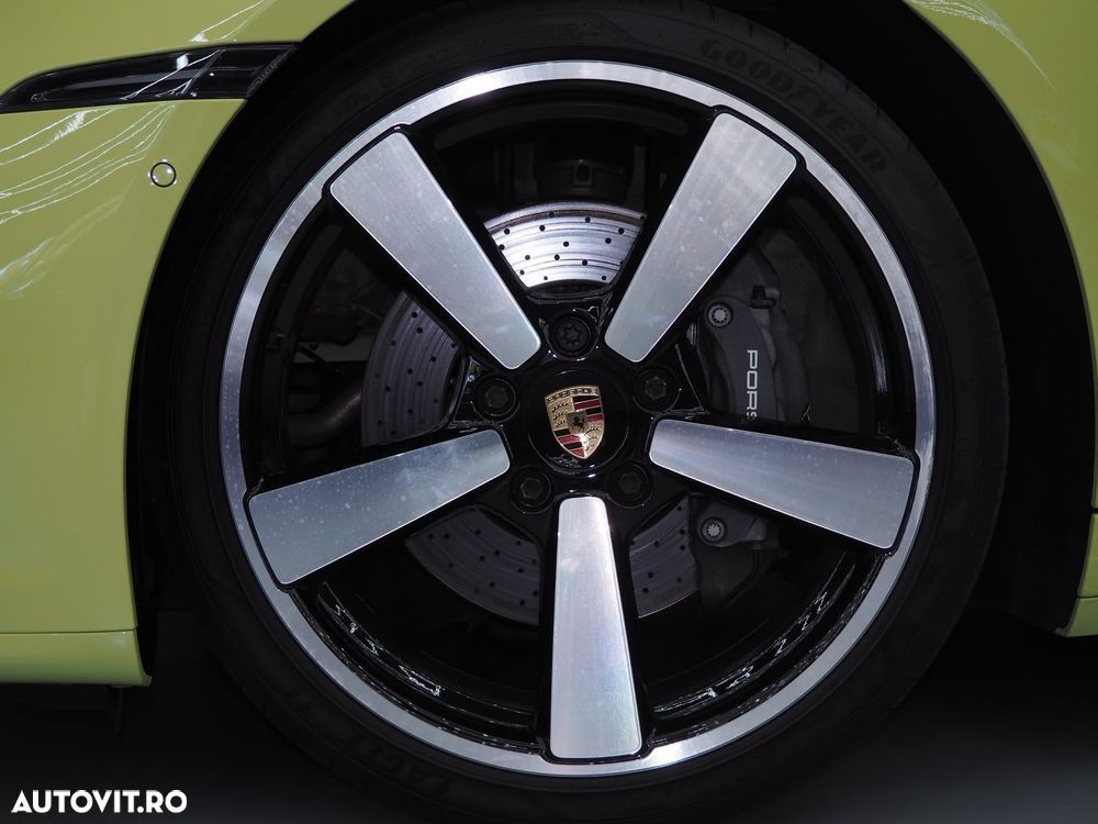 Porsche 911 Carrera PDK - 16