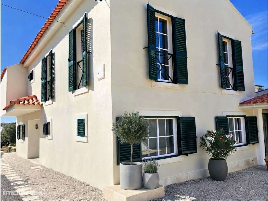 Moradia Isolada com elevado potencial de valorização | Cascais - Grande imagem: 3/35