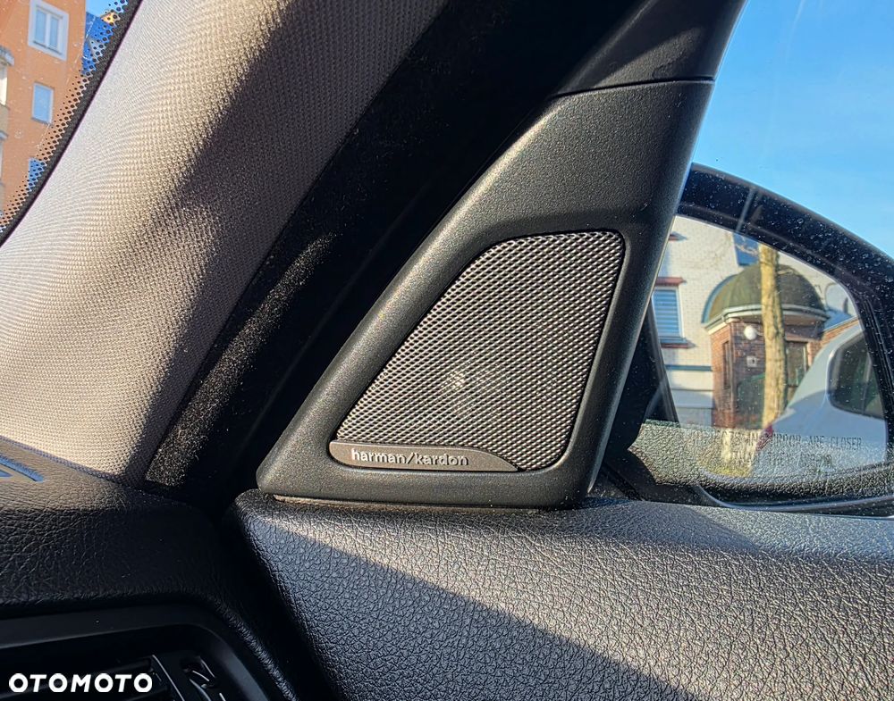 BMW Seria 5 528i xDrive Sport-Aut - 22