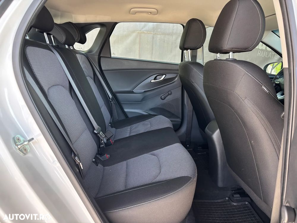 Hyundai i30 1.5 110CP M/T Comfort - 31