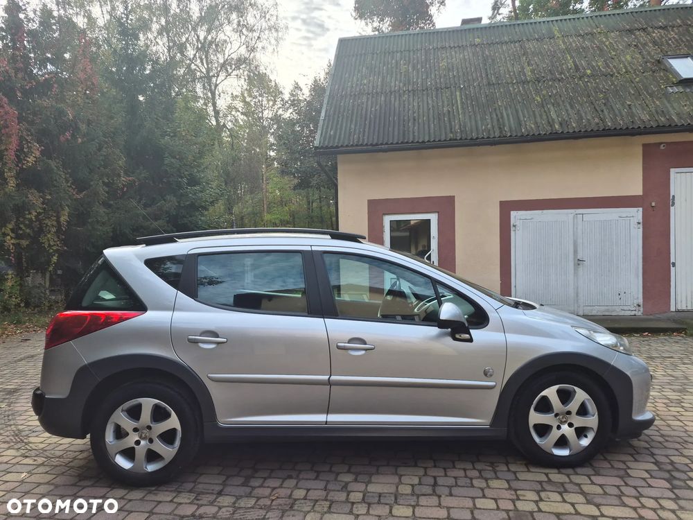 Peugeot 207 2008 photo 4