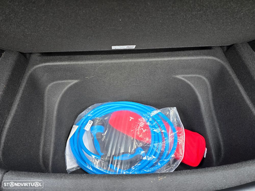 Tesla Model Y Long Range Dual Motor AWD - 13