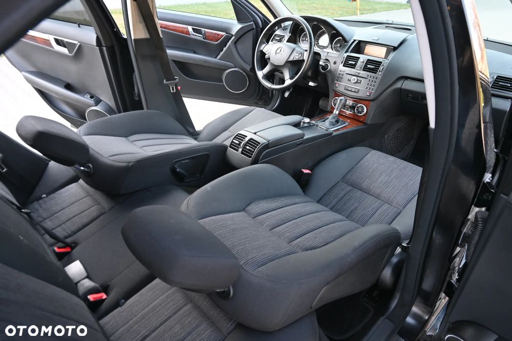 Mercedes-Benz Klasa C 350 CDI DPF 7G-TRONIC BlueEFFICIENCY Avantgarde - 33
