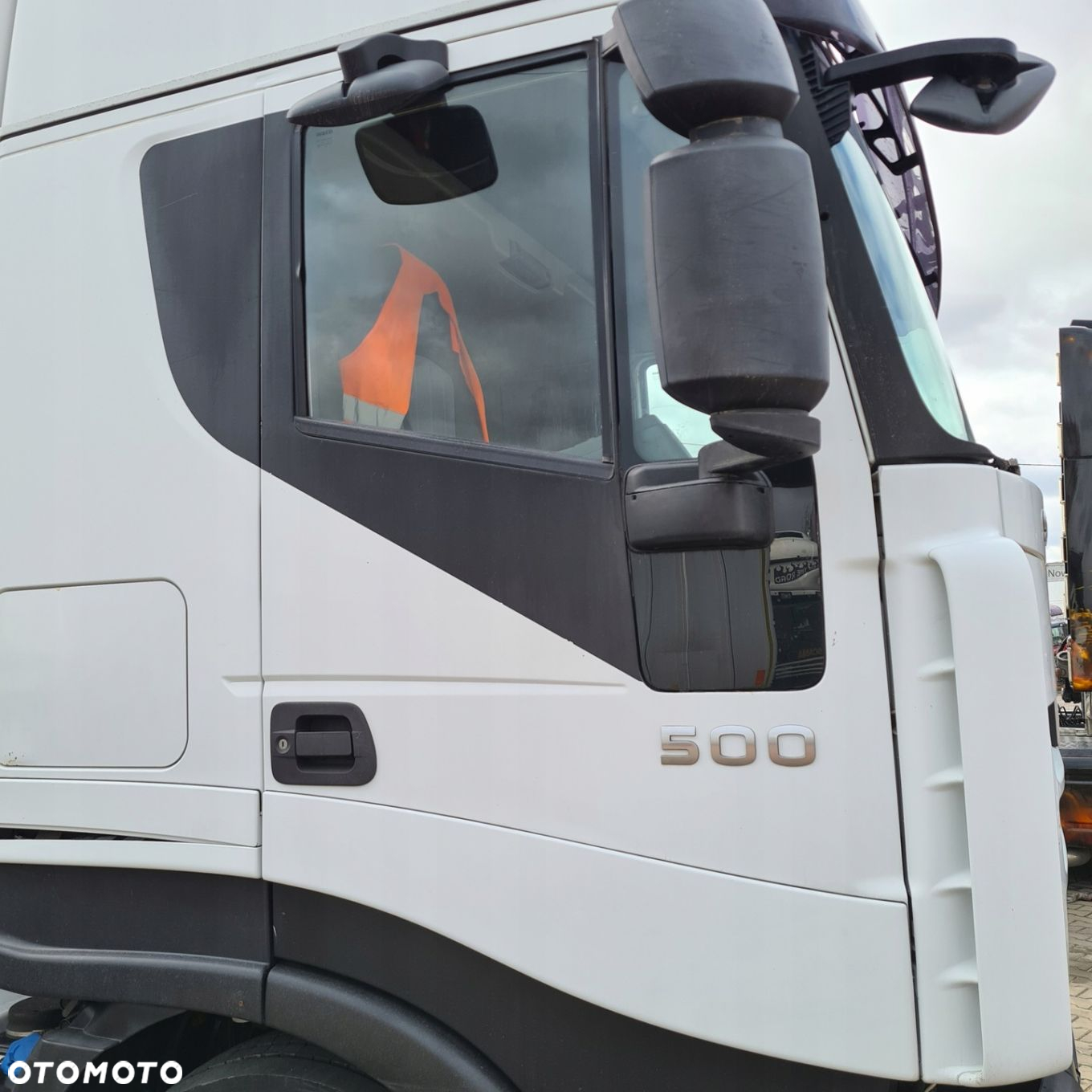 IVECO STRALIS CURSOR 13 500 KOMPLETNA KABINA 2012 - 12
