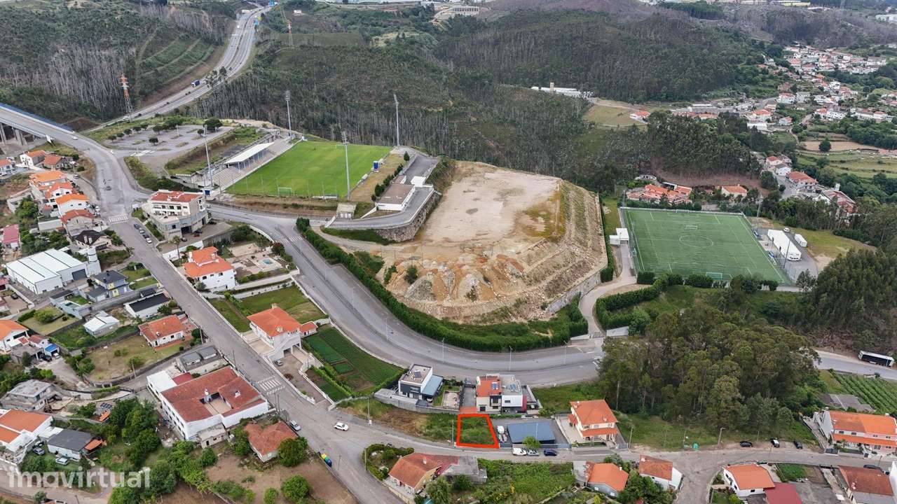 Terreno Urbano de 242m2 com viabilidade para construção de Moradia V3 - Grande imagem: 5/27