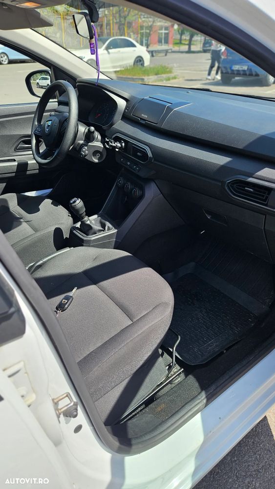 Dacia Logan TCe 90 Essential - 6