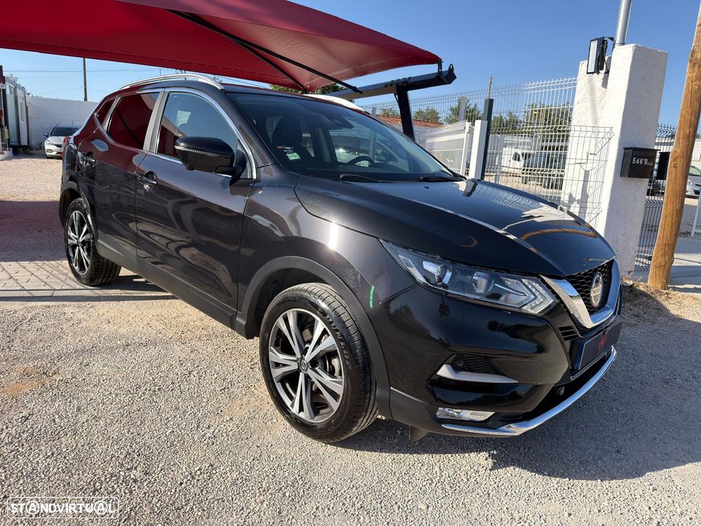 Nissan Qashqai 1.5 dCi N-Connecta J18+Led - 3