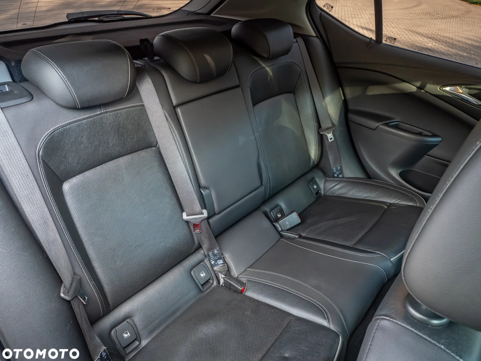 Opel Astra IV 1.6 CDTI Essentia - 37