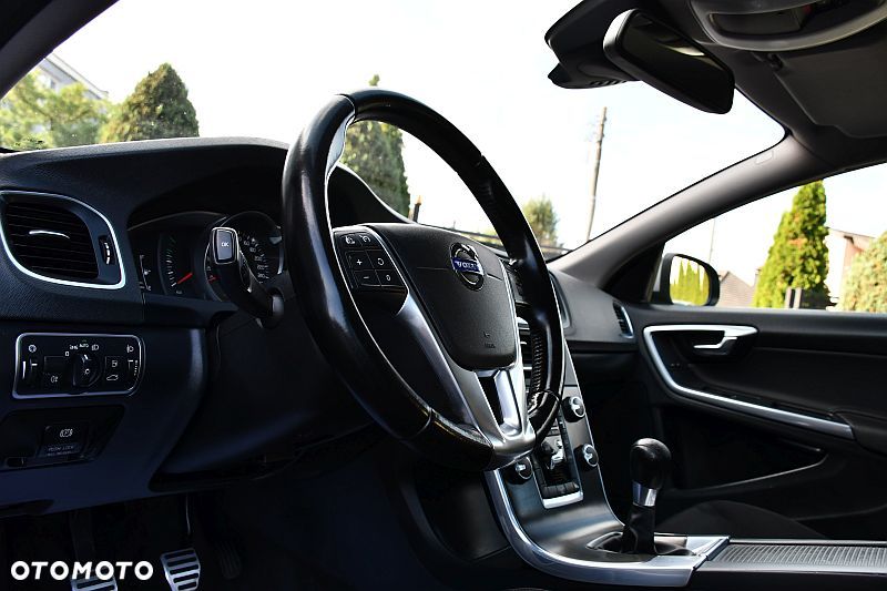 Volvo V60 D3 Momentum - 11