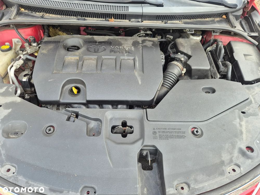 Toyota Avensis - 17