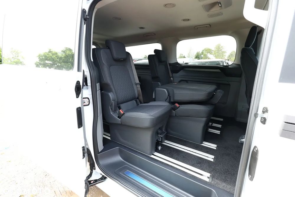 Ford Tourneo Custom - 5