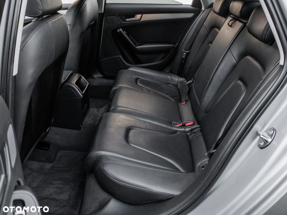 Audi A4 Limousine - 16