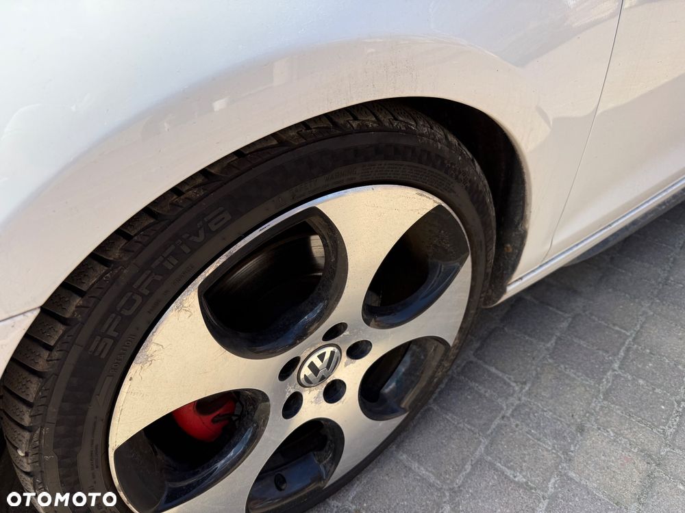 Volkswagen Golf 2.0 GTI adidas - 20