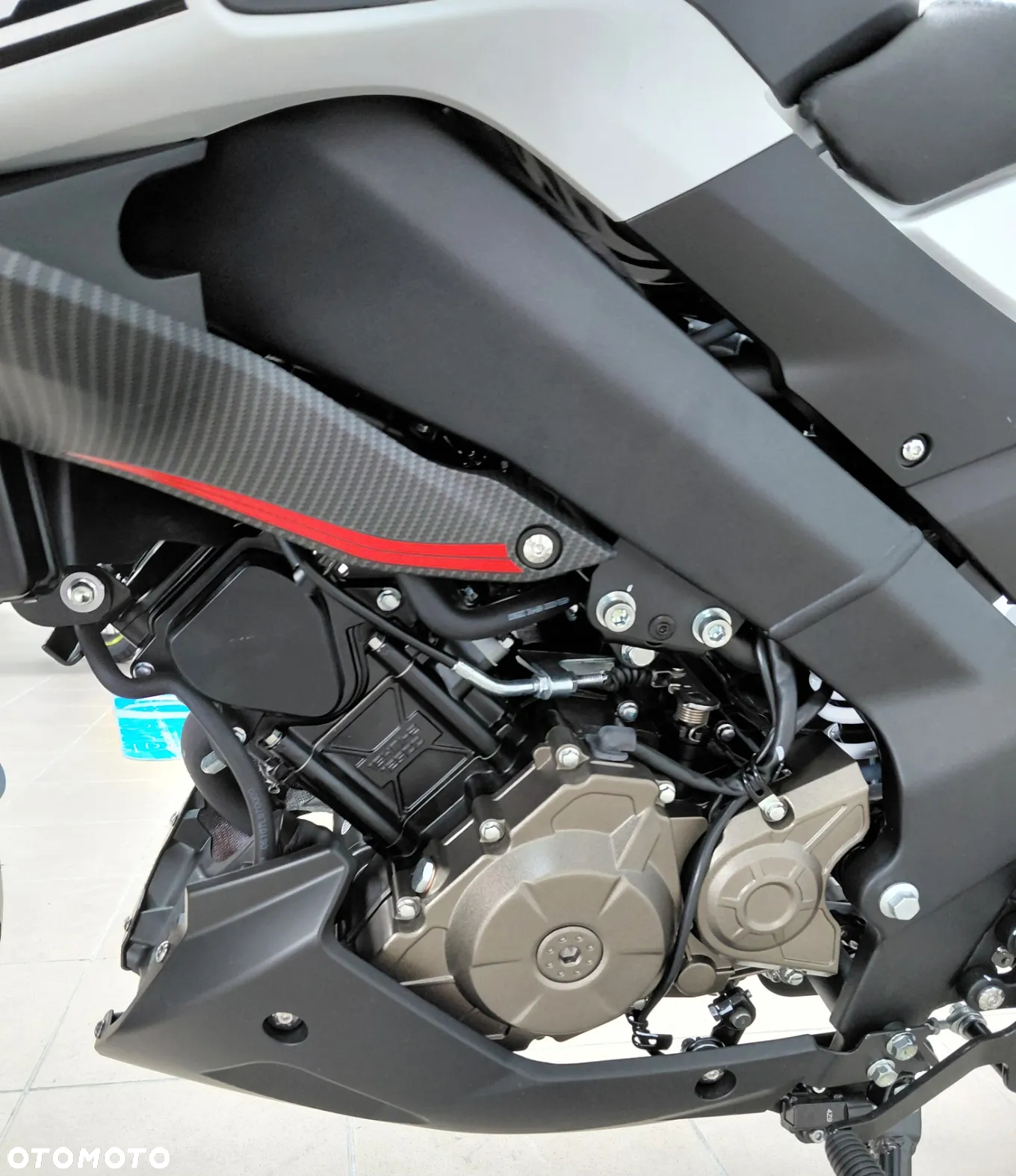 QJMOTOR SRK 125S - 10
