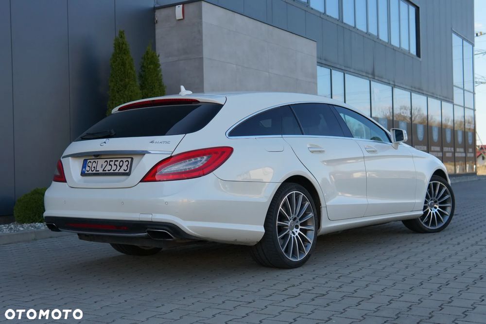 Mercedes-Benz CLS 350 CDI 4-Matic BlueEff - 4
