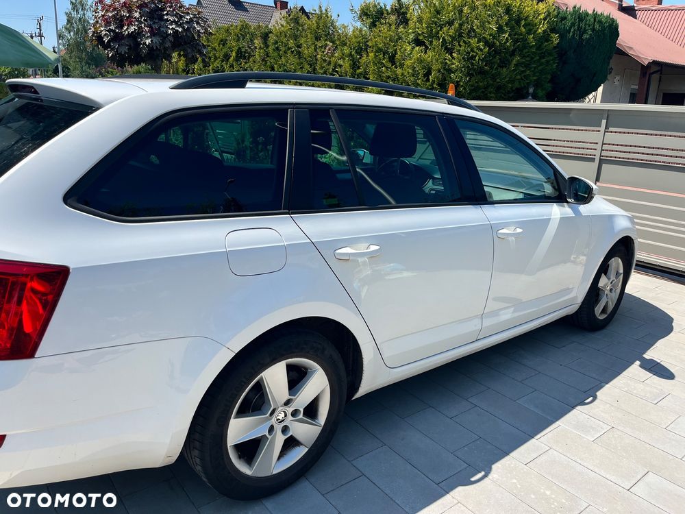 Skoda Octavia 1.6 TDI Elegance DSG - 6
